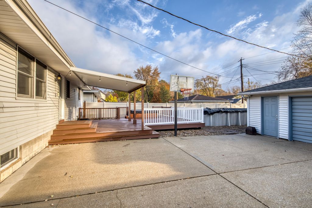 Photo of 639 N Wheeler Street, Griffith, IN 46319 (MLS # 831350)