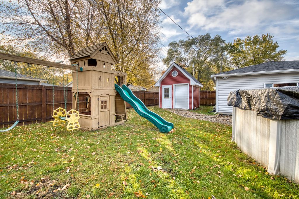 Photo of 639 N Wheeler Street, Griffith, IN 46319 (MLS # 831350)