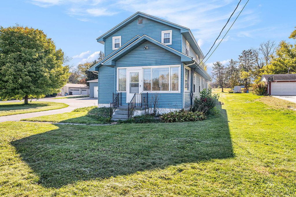Photo of 194 Joliet Road, Valparaiso, IN 46385 (MLS # 838221)