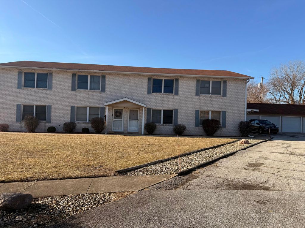 Photo of 3617 W 74th Court #Apt C, Merrillville, IN 46410 (MLS # 832209)
