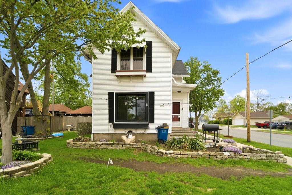 Photo of 1724 Ohio Street, Michigan City, IN 46360 (MLS # 838069)