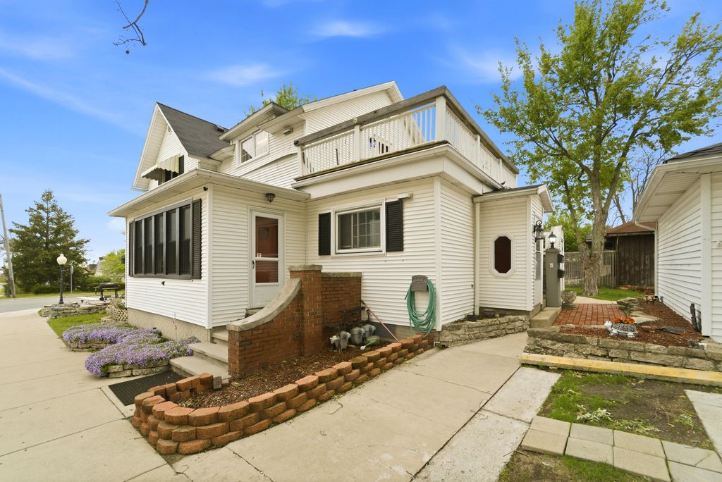Photo of 1724 Ohio Street, Michigan City, IN 46360 (MLS # 838069)