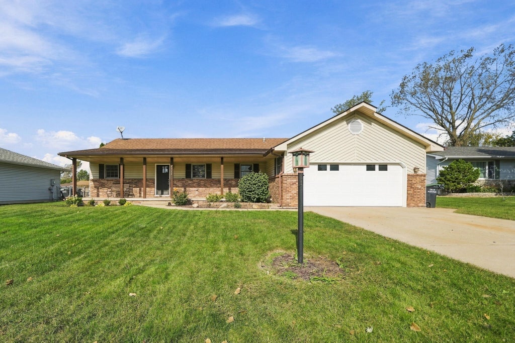 Photo of 5712 Blossom Avenue, Portage, IN 46368 (MLS # 846837)