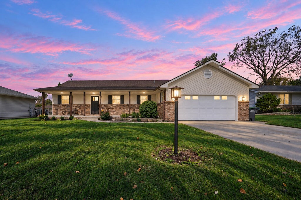 Photo of 5712 Blossom Avenue, Portage, IN 46368 (MLS # 846837)
