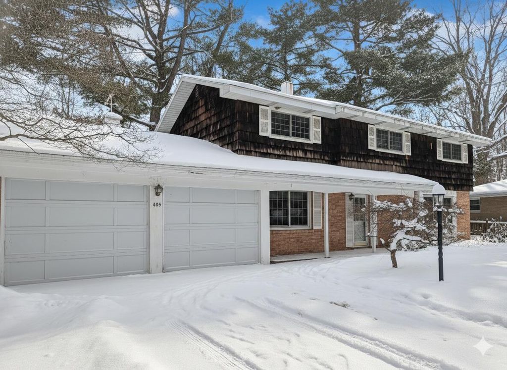 Photo of 405 Spruce Drive, Trail Creek, IN 46360 (MLS # 833280)