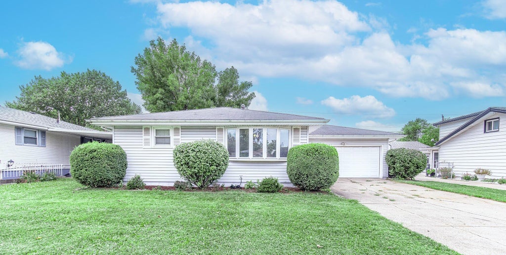 Photo of 6286 California Street, Hobart, IN 46342 (MLS # 845382)
