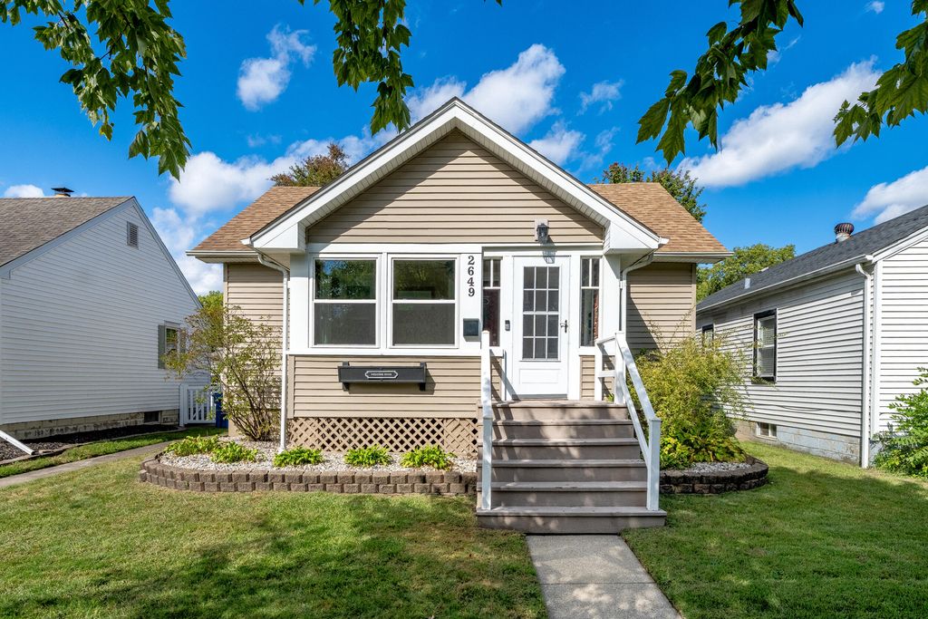 Photo of 2649 Clough Avenue, Highland, IN 46322 (MLS # 838196)