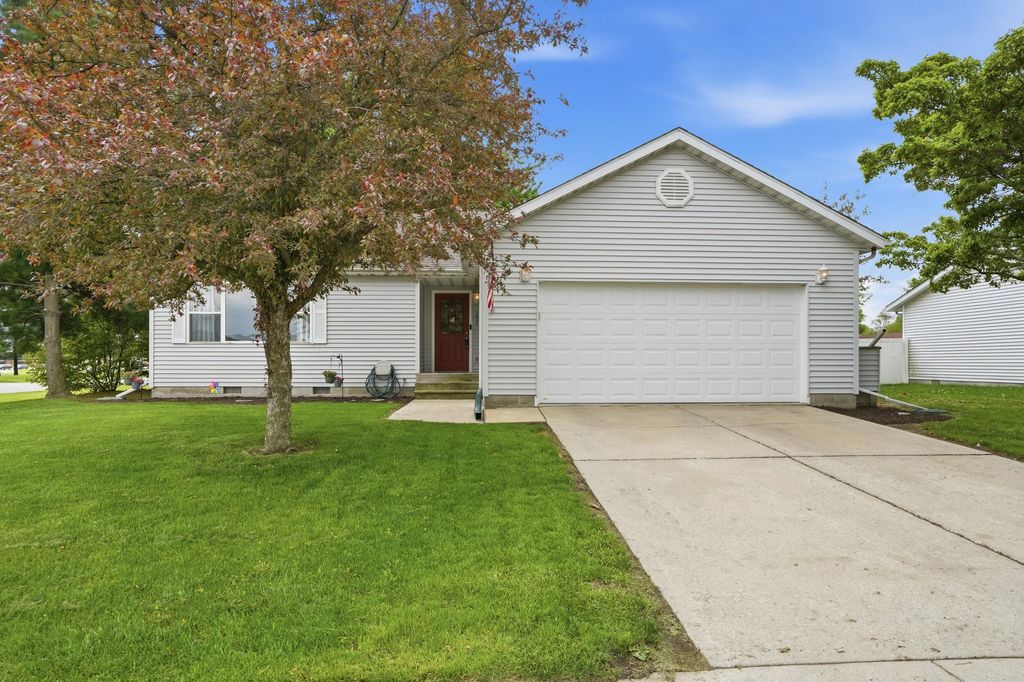 Photo of 1666 Southview Drive, Lowell, IN 46356 (MLS # 838308)