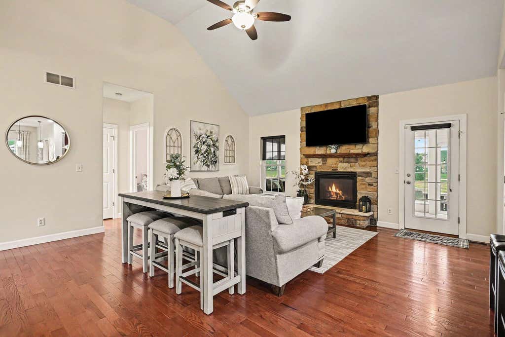 Photo of 533 Lake Park Drive, Valparaiso, IN 46385 (MLS # 844223)