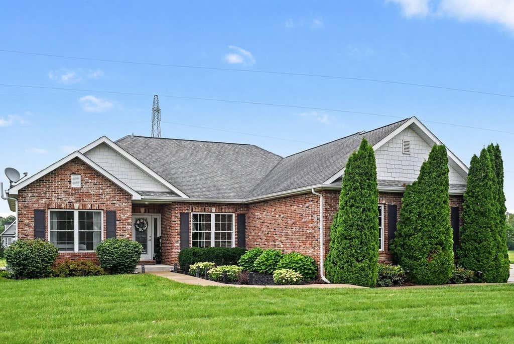 Photo of 533 Lake Park Drive, Valparaiso, IN 46385 (MLS # 844223)