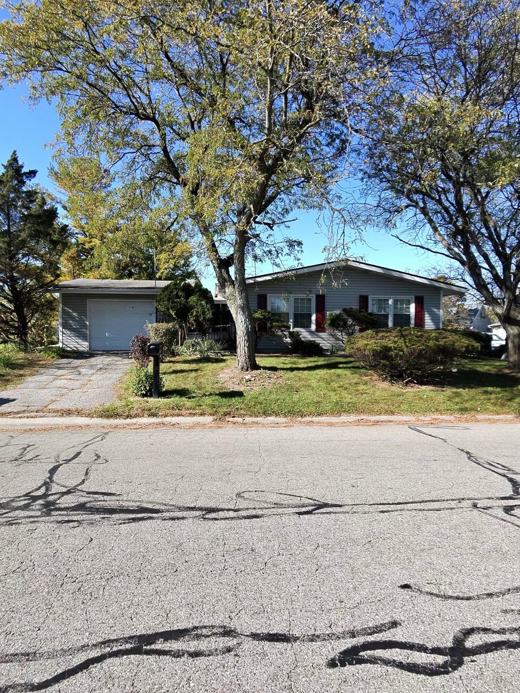 Photo of 359 Salt Creek Pkwy #A, Valparaiso, IN 46385 (MLS # 847249)
