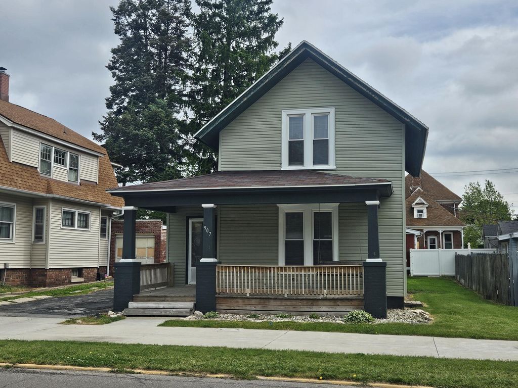 Photo of 907 Tyler Street, La Porte, IN 46350 (MLS # 839245)