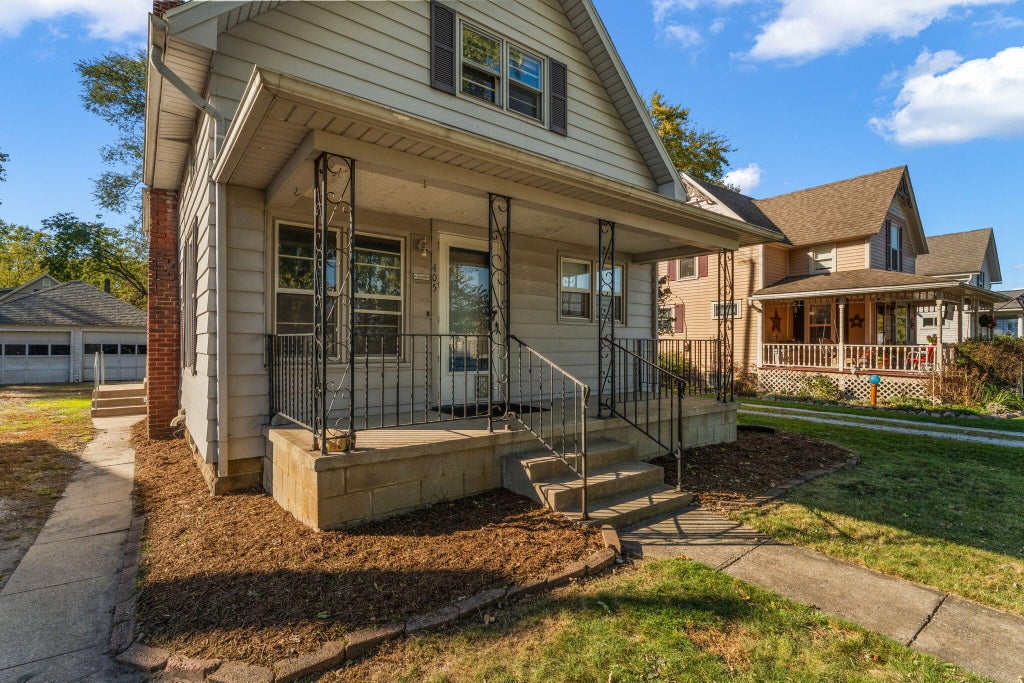 Photo of 405 N Main Street, Wanatah, IN 46390 (MLS # 847323)
