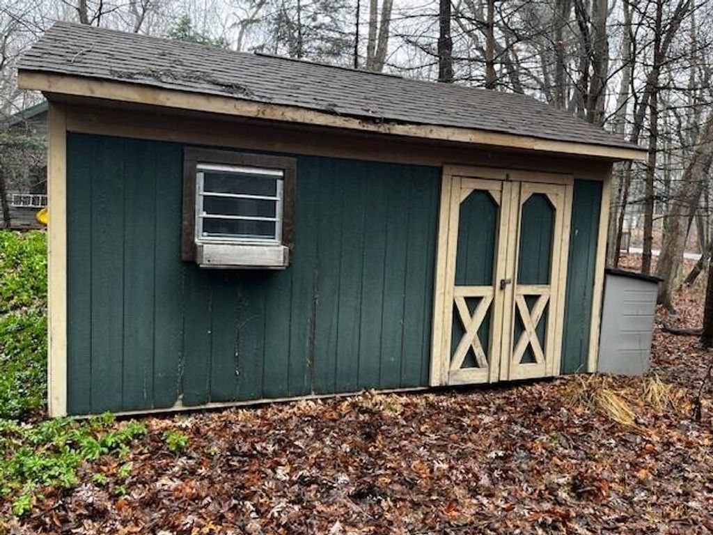 Photo of 514 E Bellevue Avenue, Beverly Shores, IN 46301 (MLS # 834975)