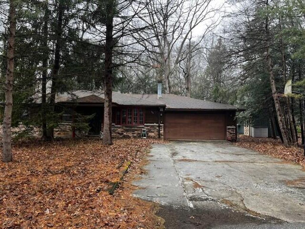 Photo of 514 E Bellevue Avenue, Beverly Shores, IN 46301 (MLS # 834975)