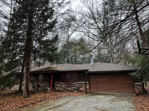 514 E Bellevue Avenue, Beverly Shores, IN 46301 - #: 834975