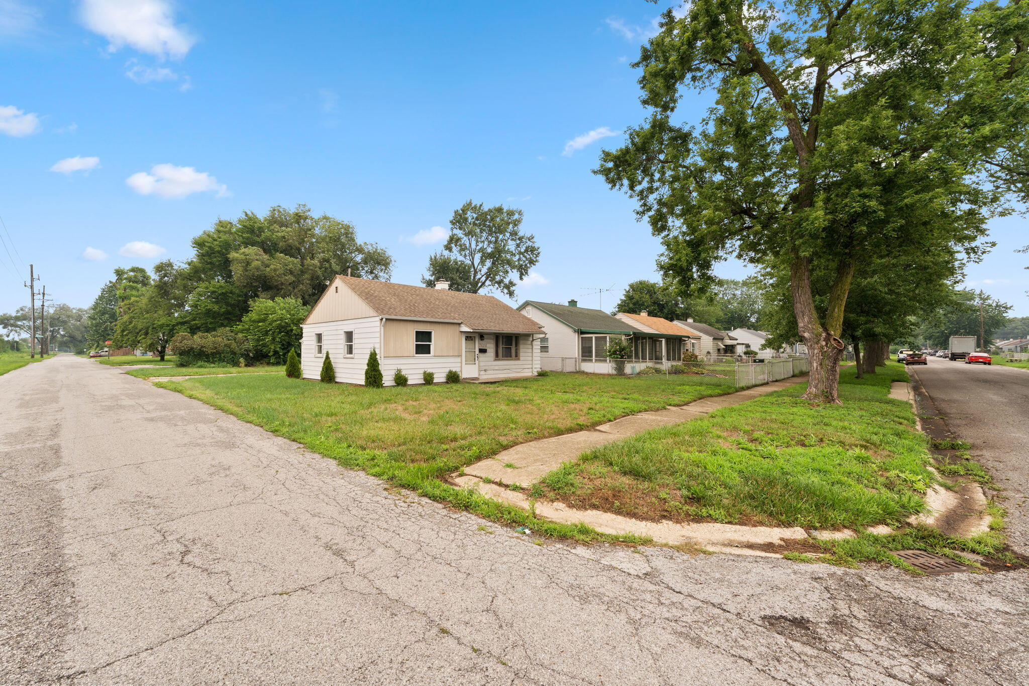 Hammond, Indiana 46324, United States, 2 Bedrooms Bedrooms, ,1 BathroomBathrooms,Residential,Pending,184088