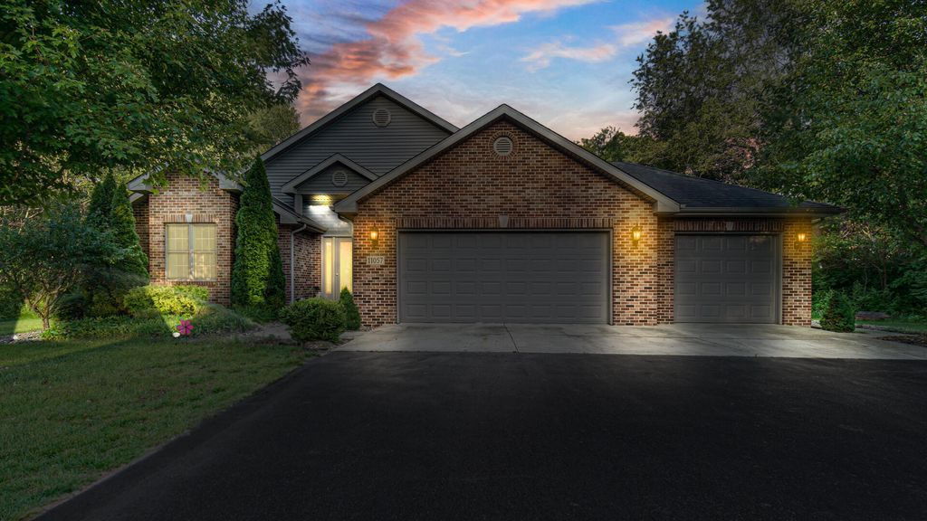 Photo of 11057 Pleasant Grove Drive, Wheatfield, IN 46392 (MLS # 839723)