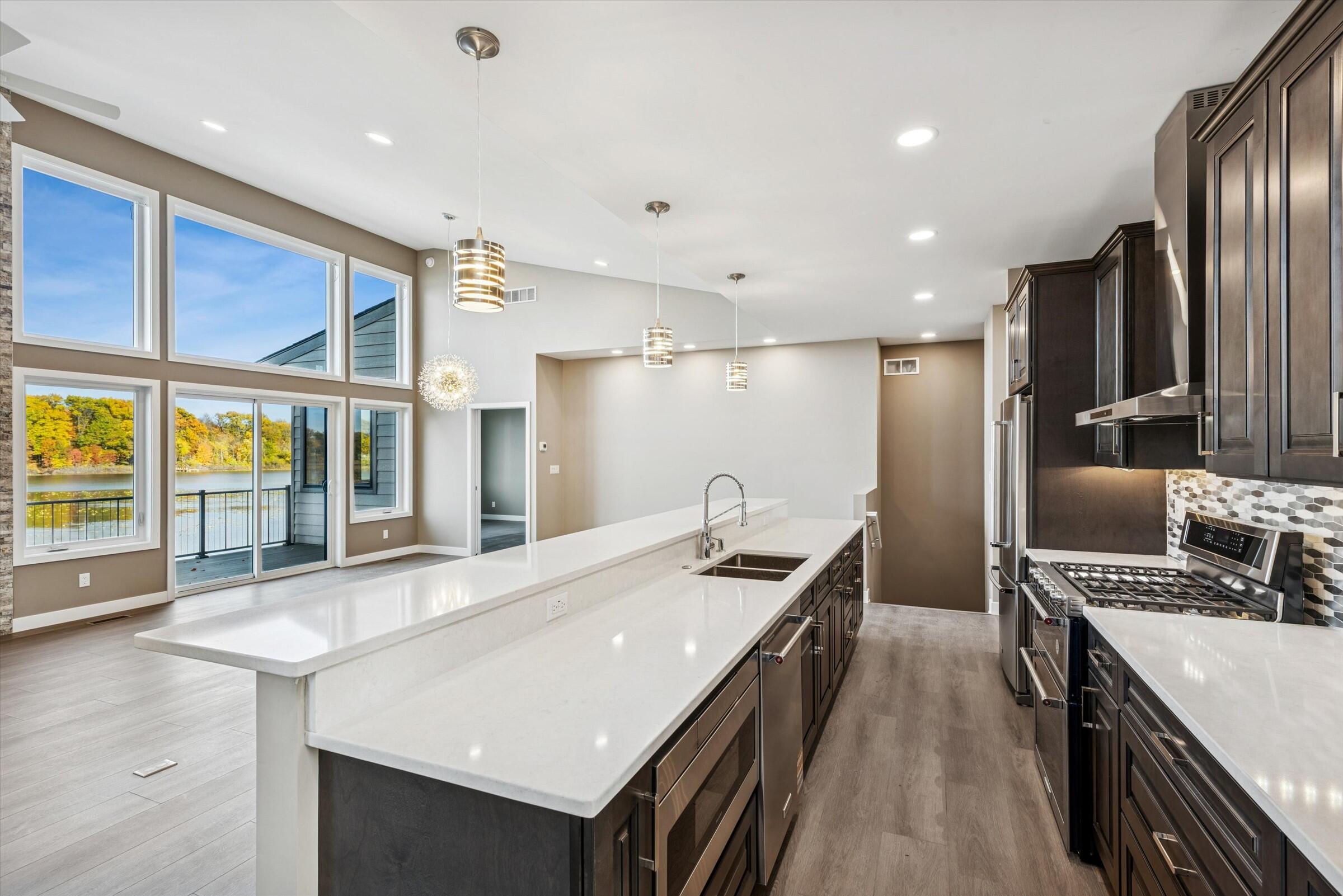 169 W Mcclung Road 201