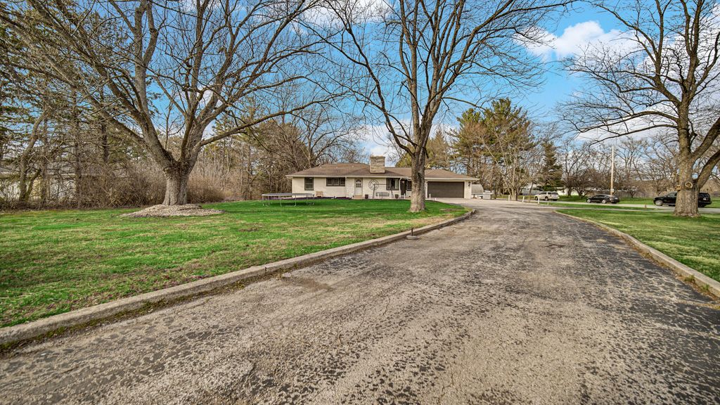 Photo of 1710 Minnesota Street, Hobart, IN 46342 (MLS # 836023)