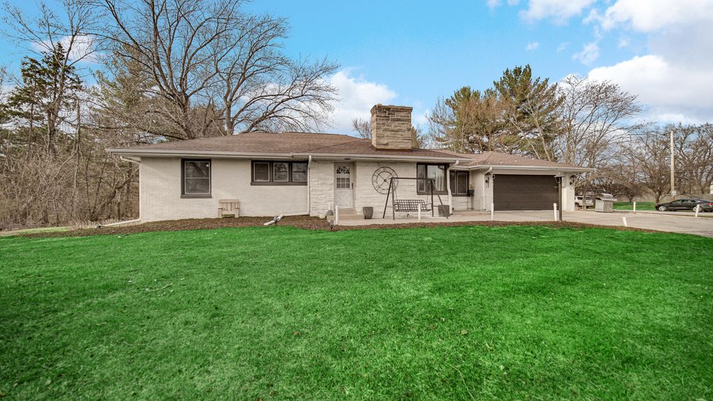 Photo of 1710 Minnesota Street, Hobart, IN 46342 (MLS # 836023)