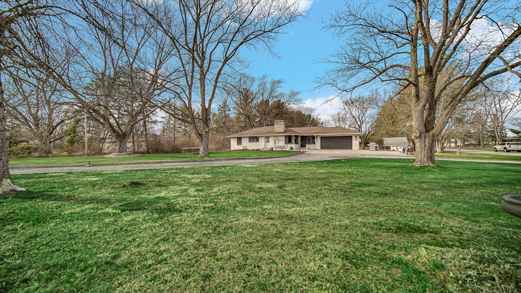 Photo of 1710 Minnesota Street, Hobart, IN 46342 (MLS # 836023)