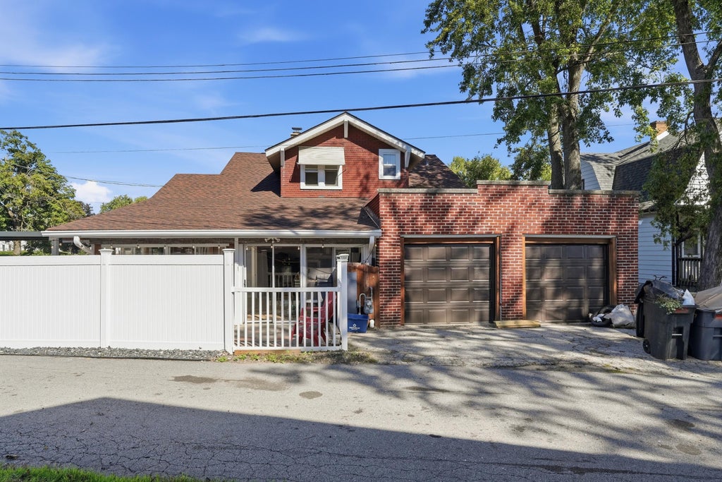 Photo of 503 E Joliet Street, Crown Point, IN 46307 (MLS # 846139)