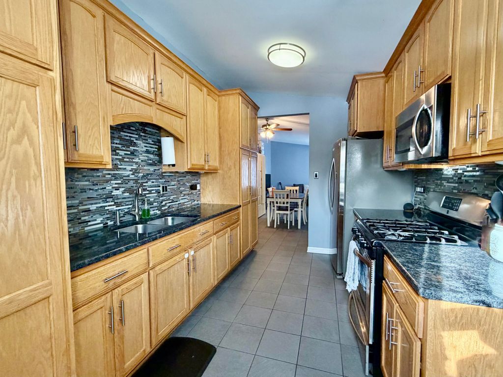 Photo of 510 Belden Drive, Dyer, IN 46311 (MLS # 833097)