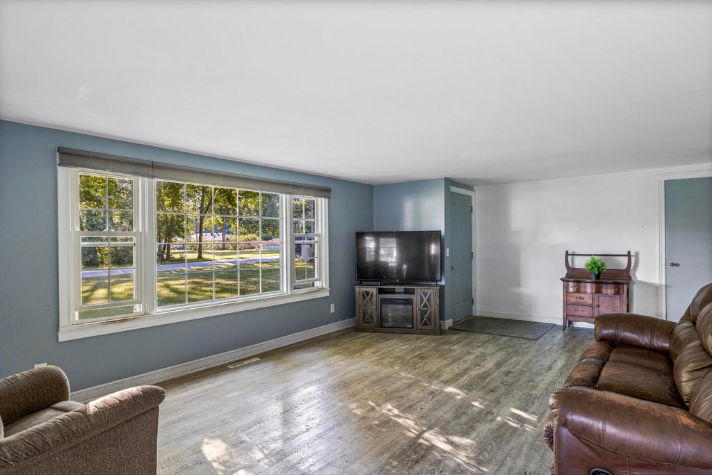 Photo of 1042 S Marquette Street, La Porte, IN 46350 (MLS # 846527)