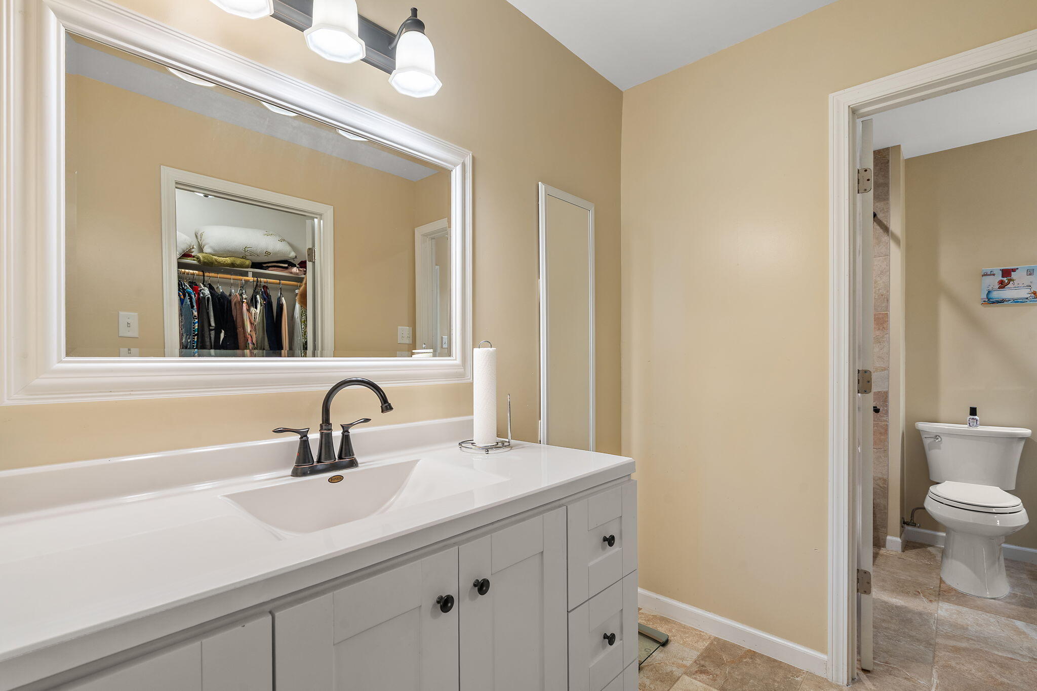 Merrillville, Indiana 46410, United States, 2 Bedrooms Bedrooms, ,2 BathroomsBathrooms,Residential,Active,215474