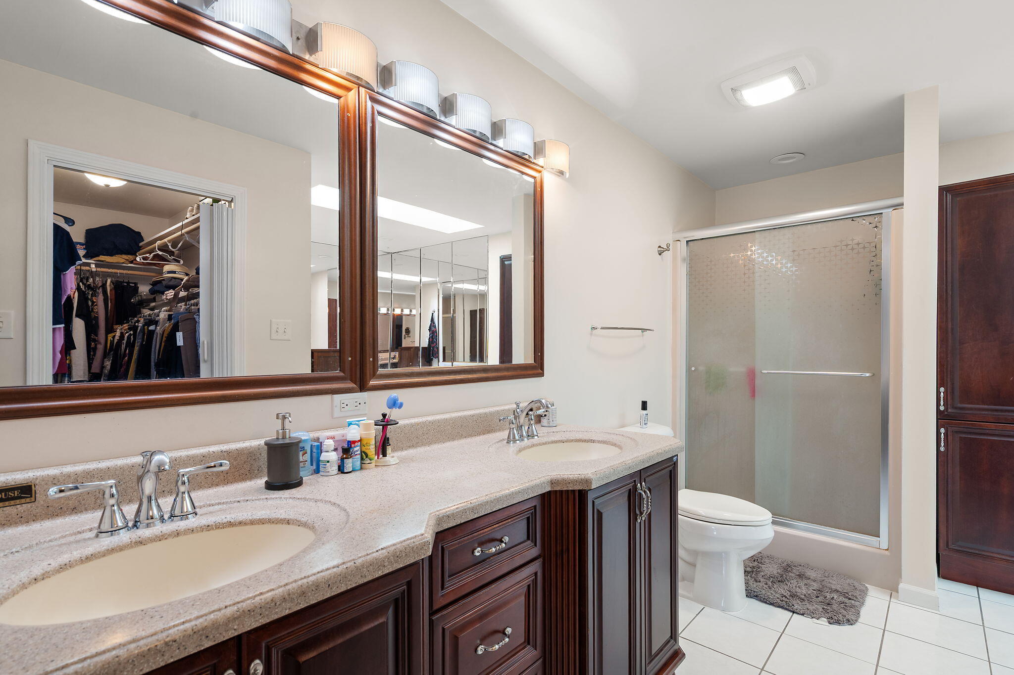 Merrillville, Indiana 46410, United States, 2 Bedrooms Bedrooms, ,2 BathroomsBathrooms,Residential,Active,215474