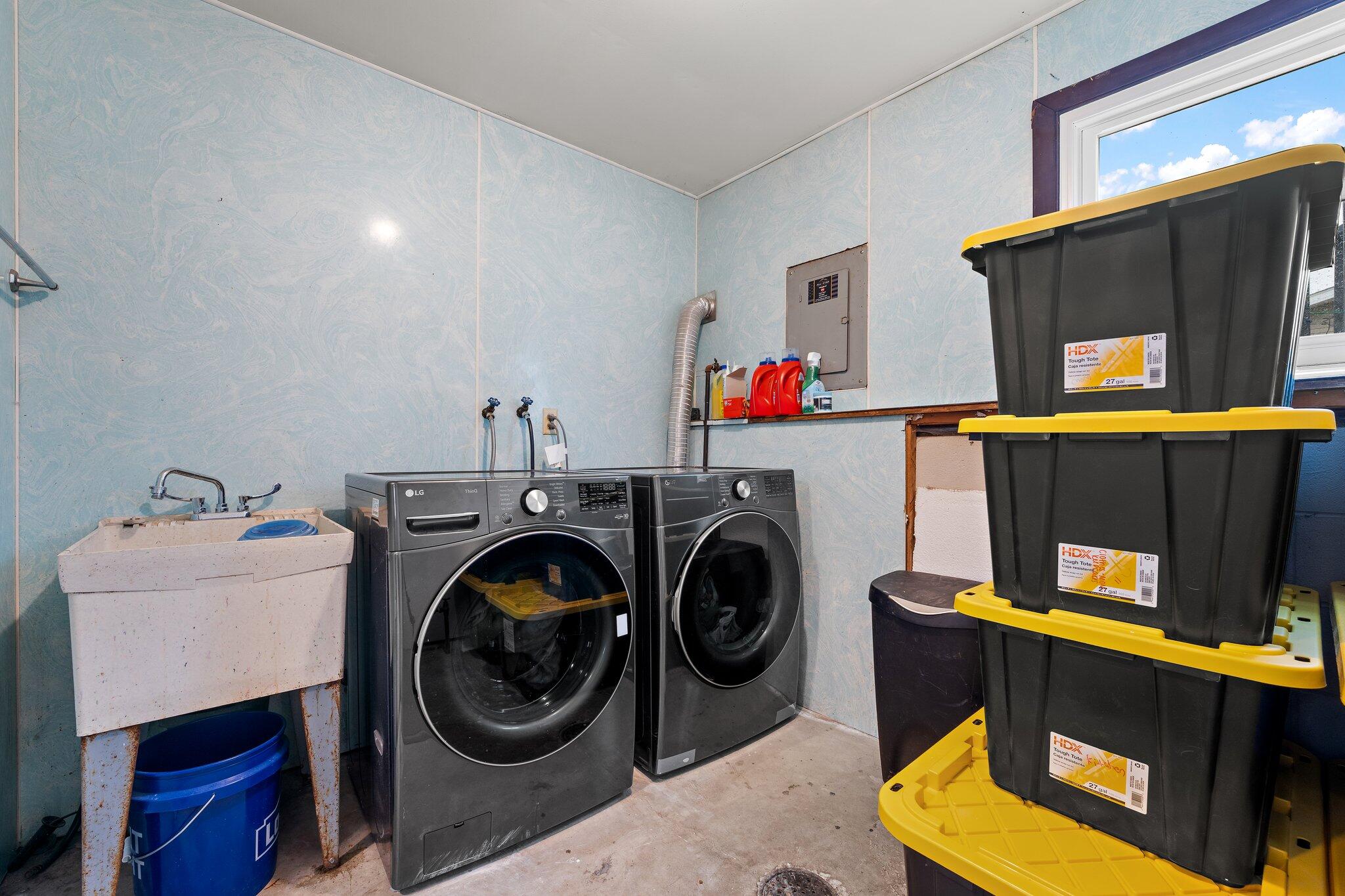 Schererville, Indiana 46375, United States, 4 Bedrooms Bedrooms, ,3 BathroomsBathrooms,Residential,Active,83755