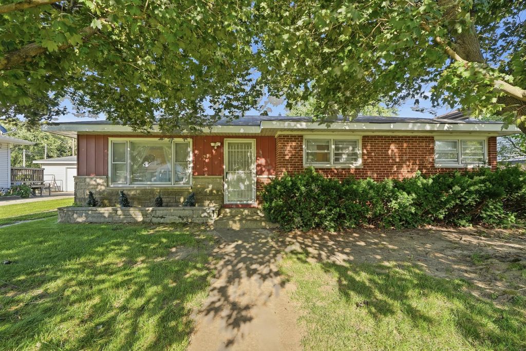 Photo of 2823 Vermillion Street, Lake Station, IN 46405 (MLS # 841782)