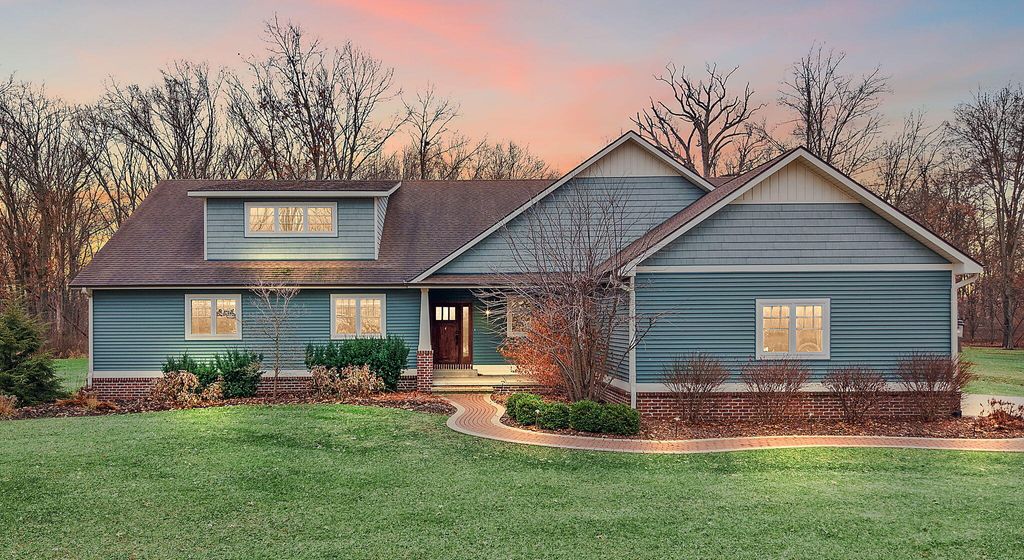 Photo of 216 E 1050 N, Chesterton, IN 46304 (MLS # 832715)