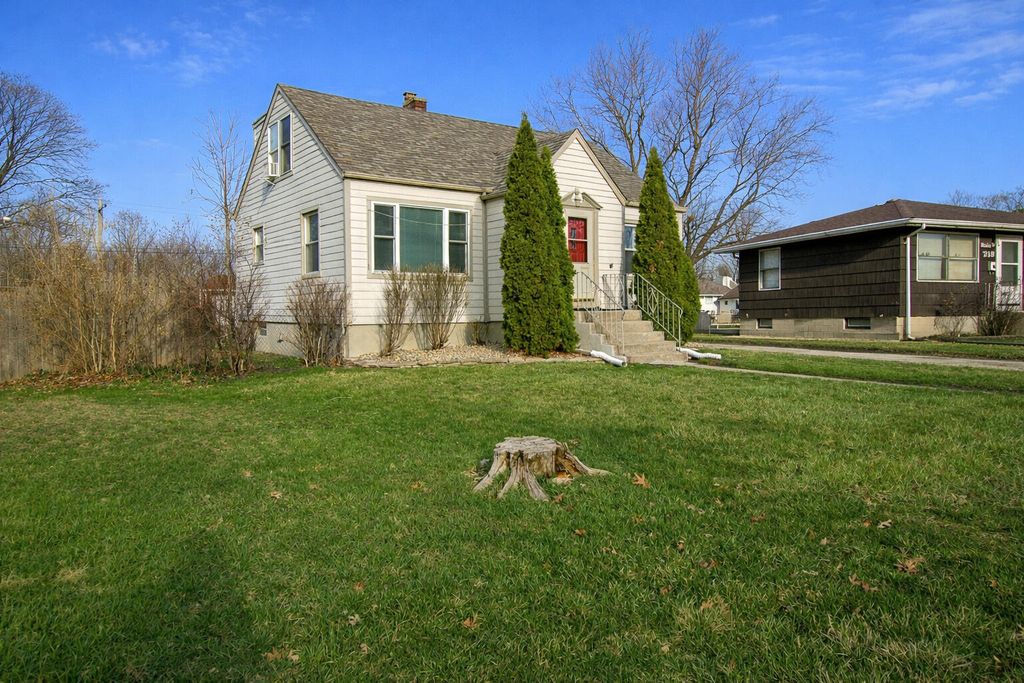 Photo of 214 N Dwiggins Street, Griffith, IN 46319 (MLS # 836044)