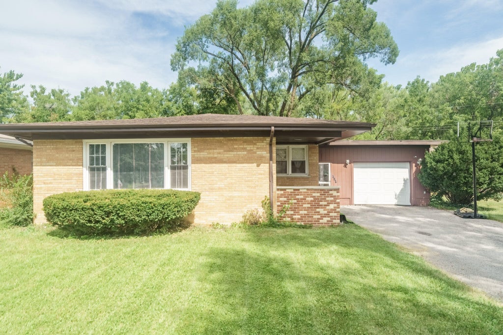 Photo of 634 E 52nd Avenue, Gary, IN 46410 (MLS # 845925)