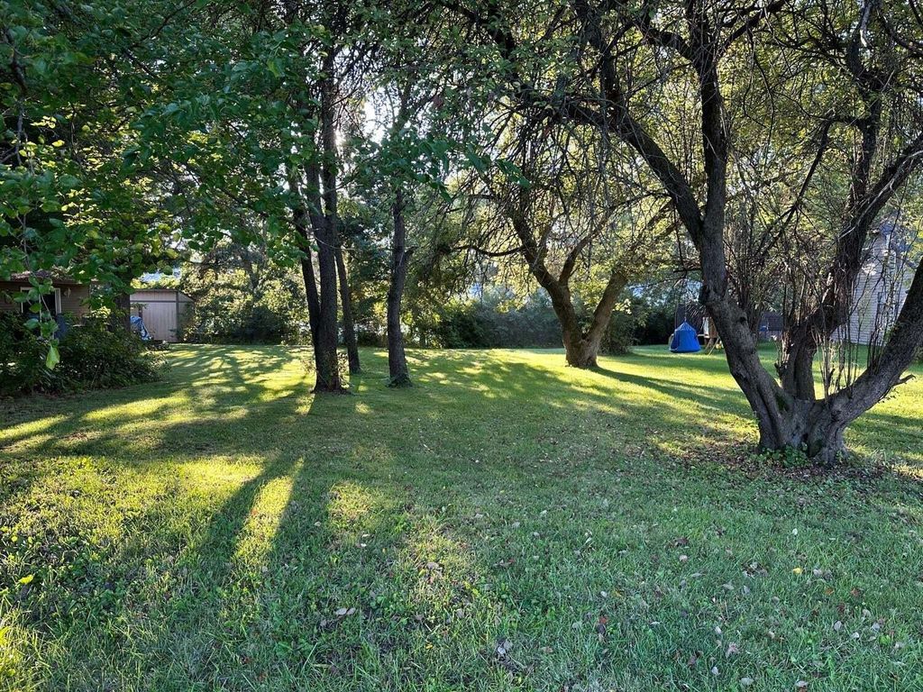 Photo of 1100 Country Club Drive, Crown Point, IN 46307 (MLS # 833029)