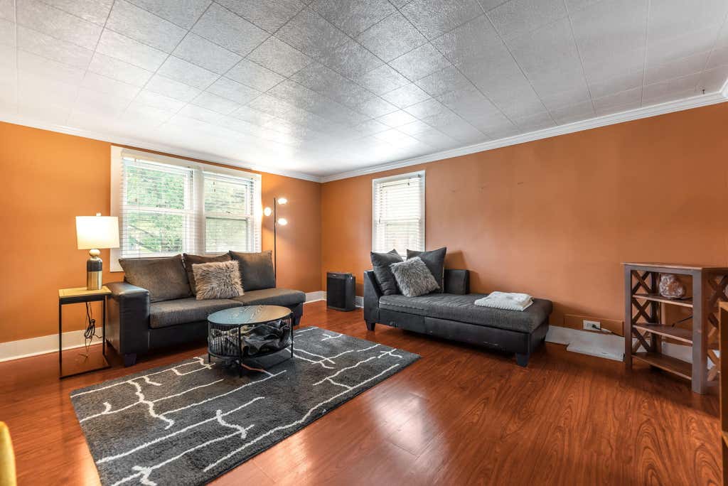 Photo of 613 W Joliet Street, Crown Point, IN 46307 (MLS # 843118)