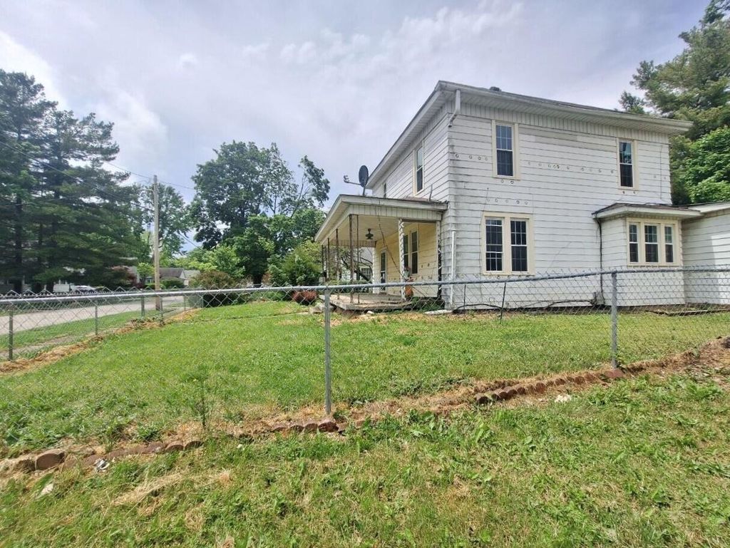 Photo of 804 High Street, Middletown, IN 47356 (MLS # 839478)