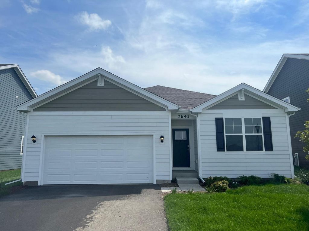 Photo of 7641 W 105th Place, Saint John, IN 46307 (MLS # 834122)