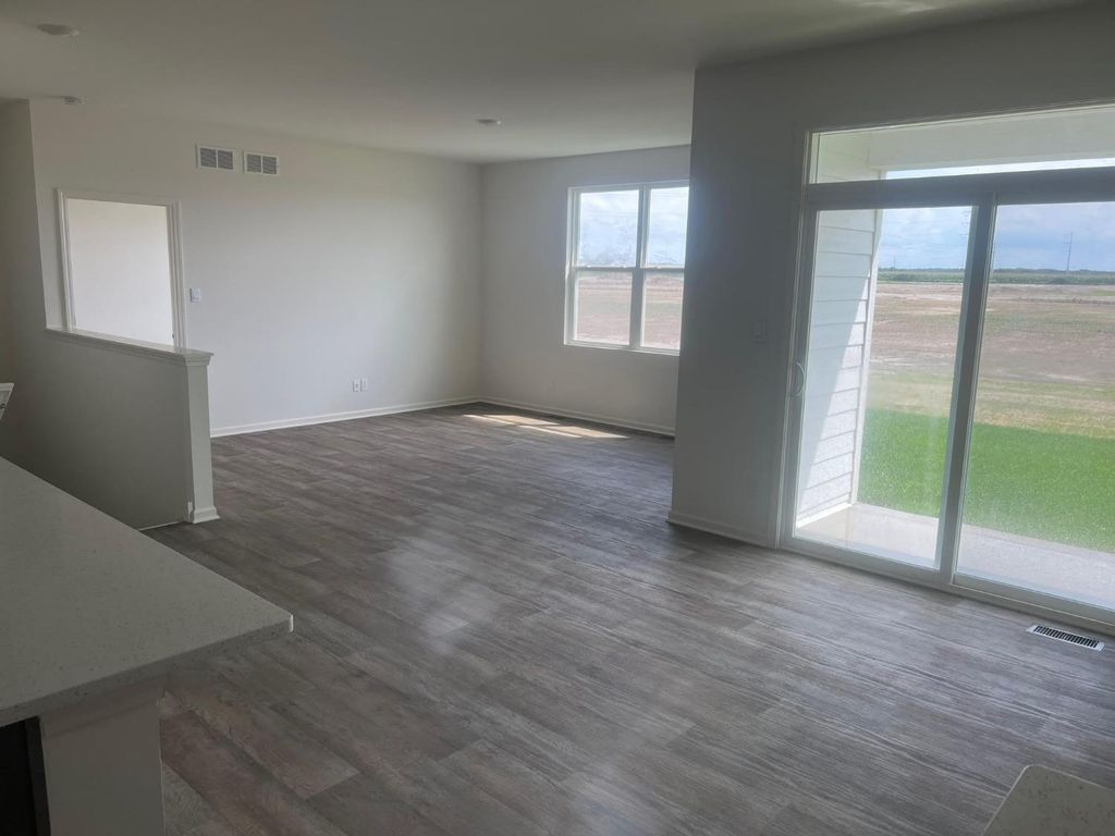 Photo of 7641 W 105th Place, Saint John, IN 46307 (MLS # 834122)