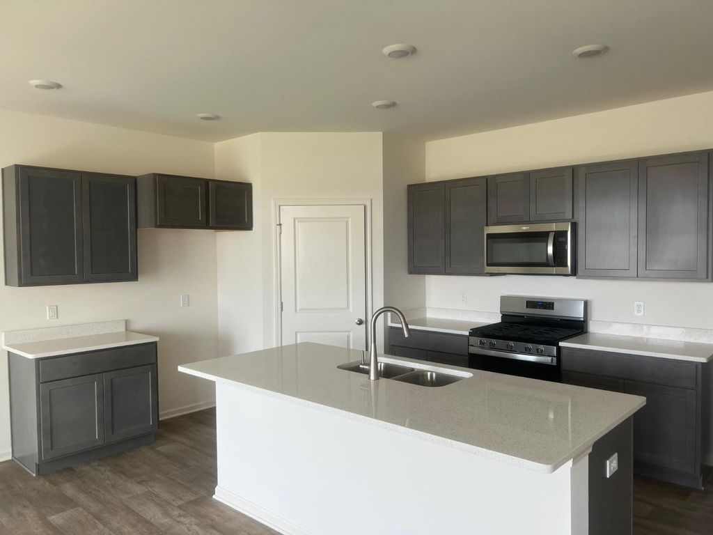 Photo of 7641 W 105th Place, Saint John, IN 46307 (MLS # 834122)