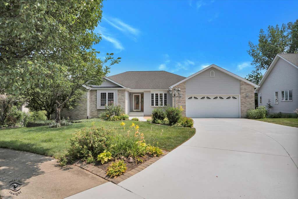 Photo of 1240 Waterside Lane, Crown Point, IN 46307 (MLS # 842117)