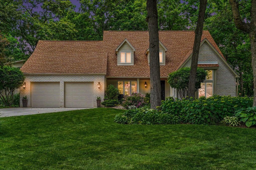 Photo of 185 Amhurst Place, Valparaiso, IN 46385 (MLS # 840363)