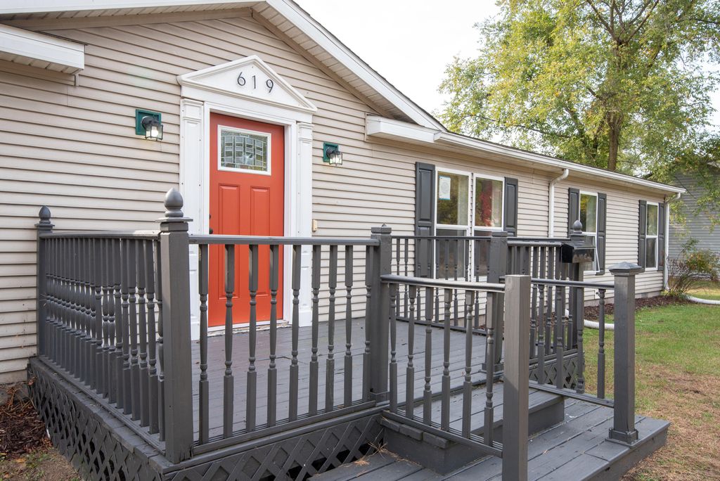 Photo of 619 Main Street, Michigan City, IN 46360 (MLS # 830262)