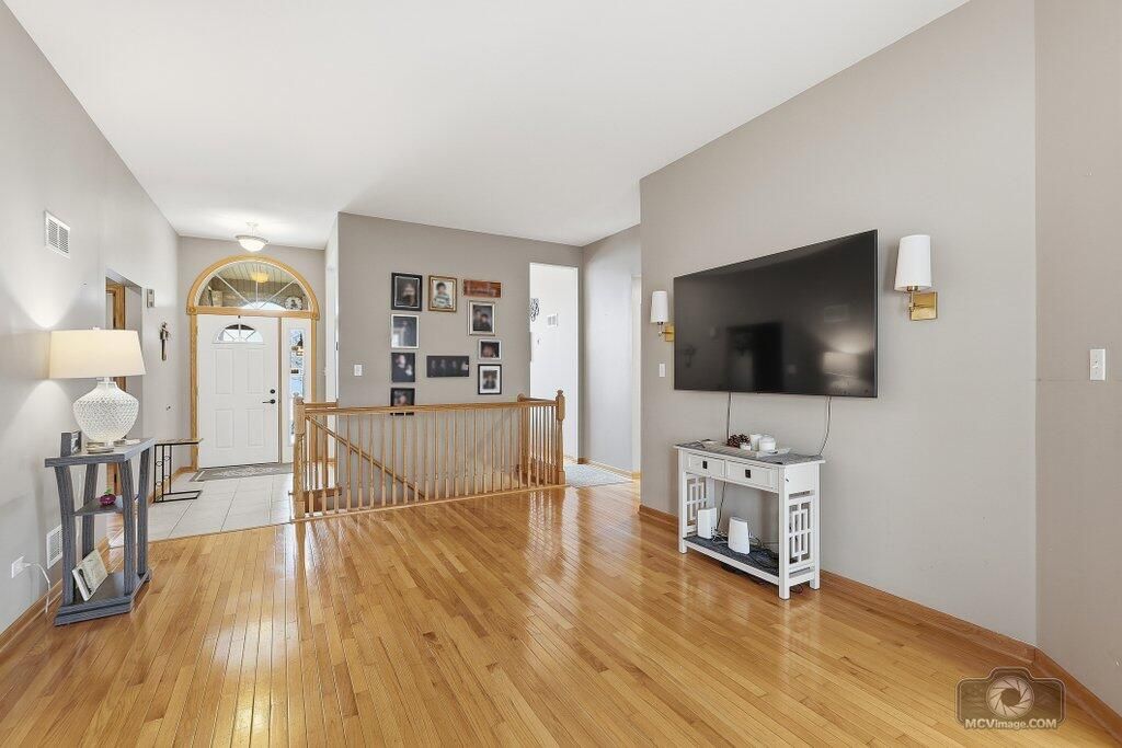 Photo of 15411 98th Avenue, Dyer, IN 46311 (MLS # 836199)