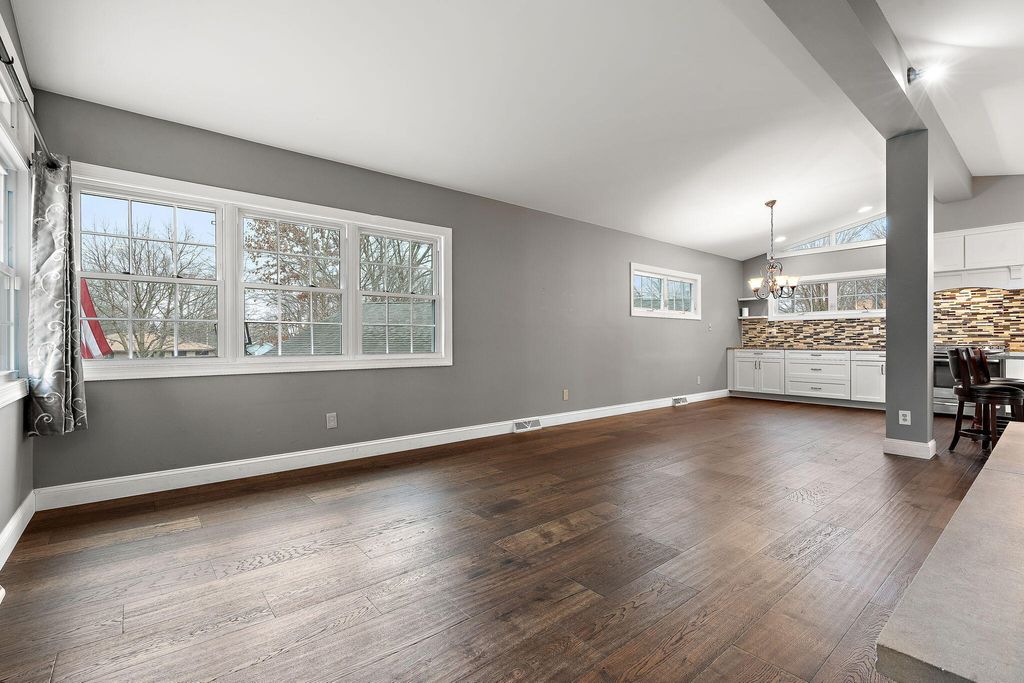 Photo of 2005 Berkley Drive, Valparaiso, IN 46383 (MLS # 832509)