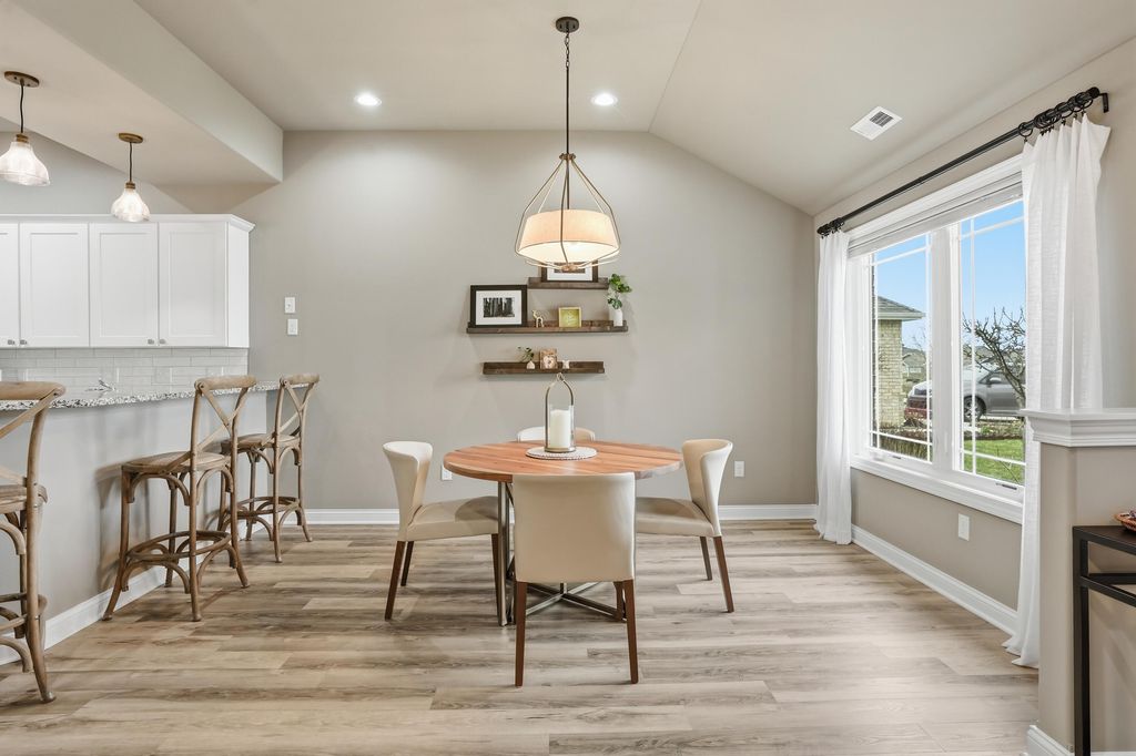 Photo of 8341 W 107th Place, Saint John, IN 46373 (MLS # 836627)