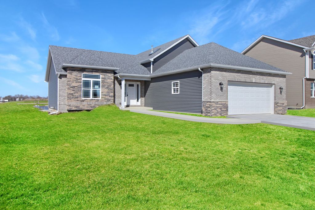 Photo of 3046 W 84th Place, Merrillville, IN 46410 (MLS # 839391)
