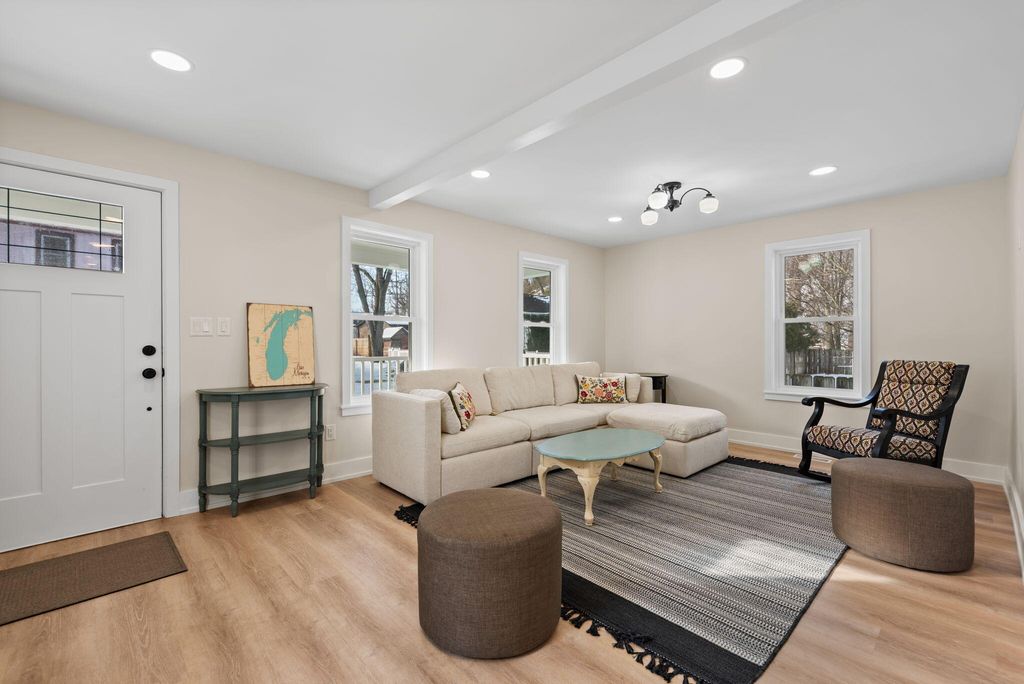 Photo of 112 Blaine Street, Michigan City, IN 46360 (MLS # 833005)